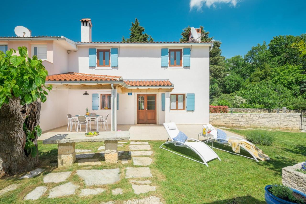 Casa Vita Holiday Home Porec Exterior photo