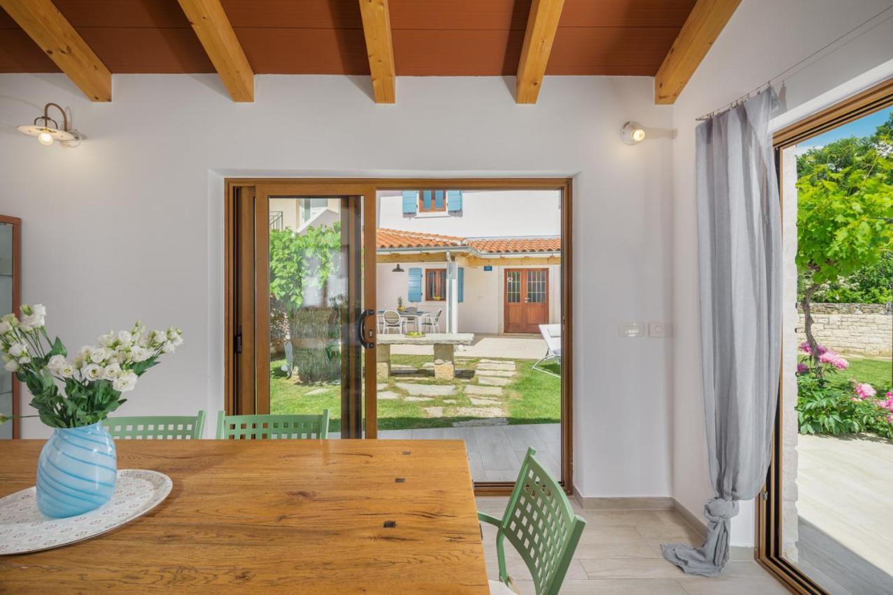 Casa Vita Holiday Home Porec Exterior photo